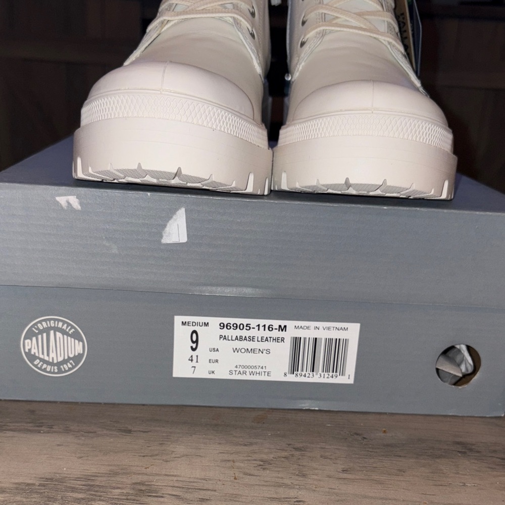 #134 Palladium Women's 9 white/lcream Combat Boots NWTWB organic shock 2 - Picture 13 of 13